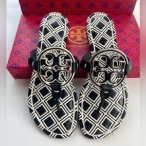 NIB Tory Burch Metal Miller leather NEW IVORY / PERFECT NAVY Sandals